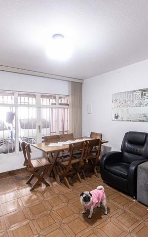 Casa à venda com 105m², 2 quartos e 2 vagas Casa à venda com 105m², 2 quartos e 2 vagasSala