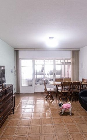 Casa à venda com 105m², 2 quartos e 2 vagas Casa à venda com 105m², 2 quartos e 2 vagasSala