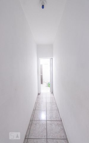 Casa à venda com 105m², 2 quartos e 2 vagas Casa à venda com 105m², 2 quartos e 2 vagasCorredor