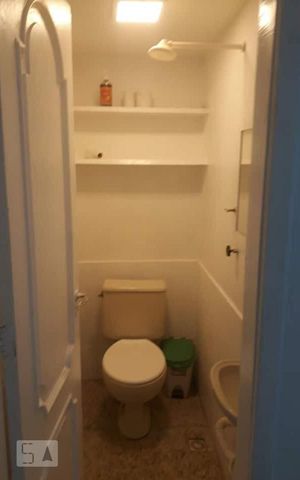 Studio para alugar com 30m², 1 quarto e sem vaga Studio para alugar com 30m², 1 quarto e sem vagaBanheiro Kitnet