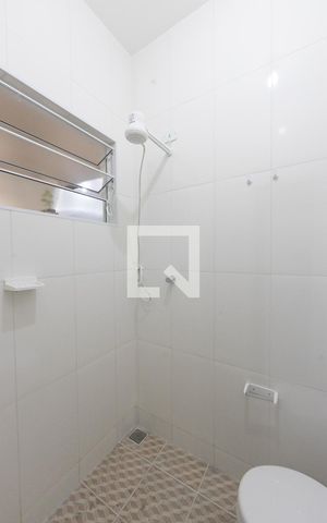 Casa para alugar com 30m², 1 quarto e 1 vaga Casa para alugar com 30m², 1 quarto e 1 vagaBanheiro Suite