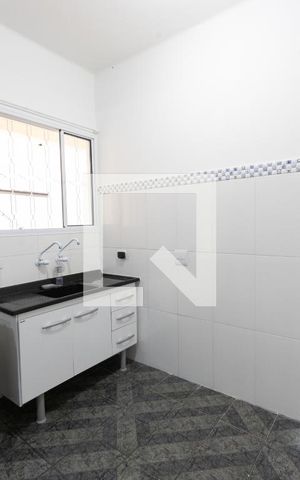 Casa para alugar com 30m², 1 quarto e 1 vaga Casa para alugar com 30m², 1 quarto e 1 vagaSala e Cozinha