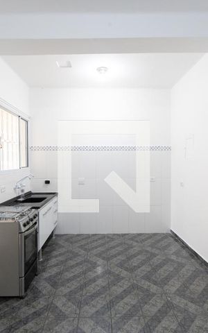 Casa para alugar com 30m², 1 quarto e 1 vaga Casa para alugar com 30m², 1 quarto e 1 vagaSala e Cozinha