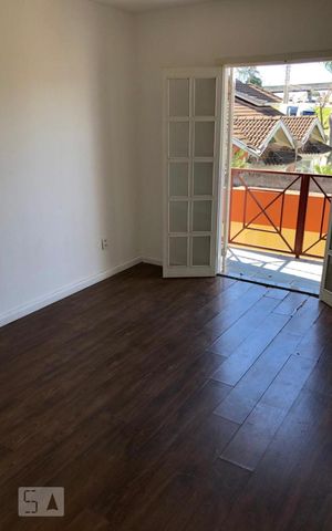 Casa para alugar com 135m², 3 quartos e 2 vagas