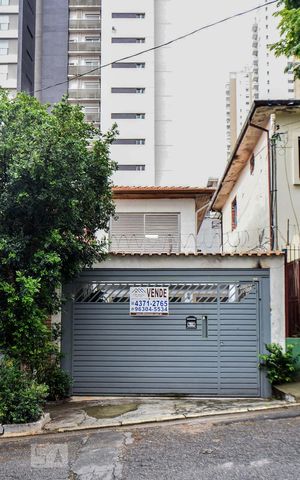 Casa à venda com 200m², 3 quartos e 2 vagas Casa à venda com 200m², 3 quartos e 2 vagasCasa