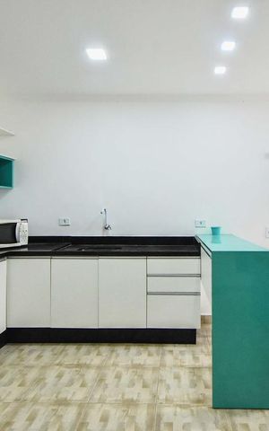Casa à venda com 200m², 3 quartos e 2 vagas Casa à venda com 200m², 3 quartos e 2 vagasCasa dos Fundos - Sala Cozinha