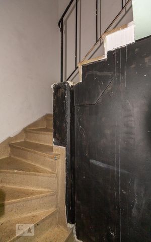 Casa para alugar com 82m², 2 quartos e sem vagaEscada
