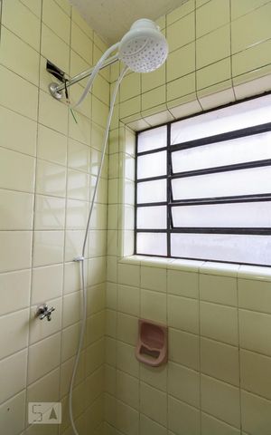Casa para alugar com 82m², 2 quartos e sem vagaBanheiro Chuveiro
