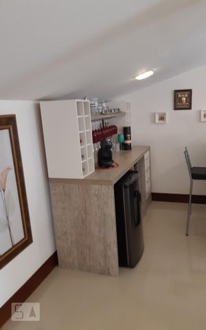 Casa de condomínio para alugar com 160m², 3 quartos e 2 vagas Casa de condomínio para alugar com 160m², 3 quartos e 2 vagasSótão (3º andar)