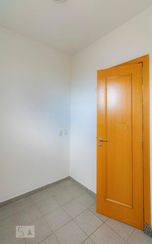Apartamento para alugar com 167m², 4 quartos e 3 vagasQuarto Área de Serviço