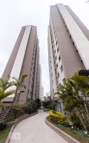 Apartamento para alugar com 68m², 2 quartos e 1 vaga Apartamento para alugar com 68m², 2 quartos e 1 vagaFachada