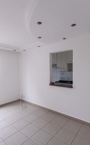Apartamento para alugar com 68m², 2 quartos e 1 vaga Apartamento para alugar com 68m², 2 quartos e 1 vagaSala