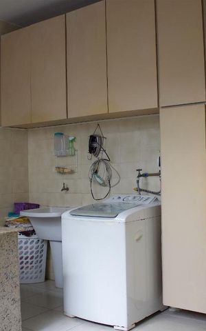 Apartamento à venda com 380m², 5 quartos e 5 vagas Apartamento à venda com 380m², 5 quartos e 5 vagasÁrea de Serviço