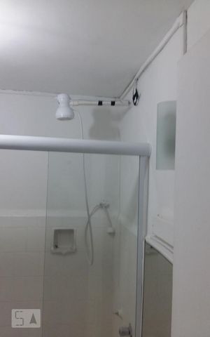 Studio à venda com 27m², 1 quarto e sem vaga Studio à venda com 27m², 1 quarto e sem vagaBanheiro