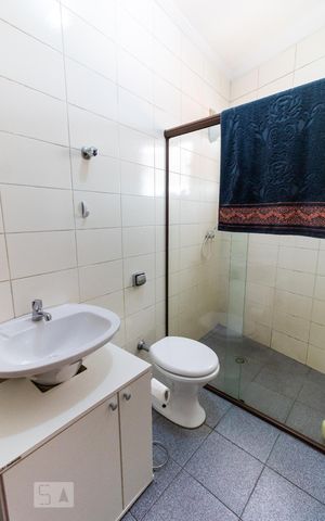 Casa à venda com 330m², 4 quartos e sem vagaBanheiro da Suíte 4