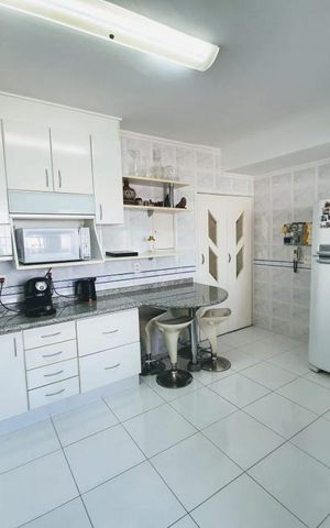 Apartamento para alugar com 123m², 3 quartos e 2 vagas Apartamento para alugar com 123m², 3 quartos e 2 vagasCozinha
