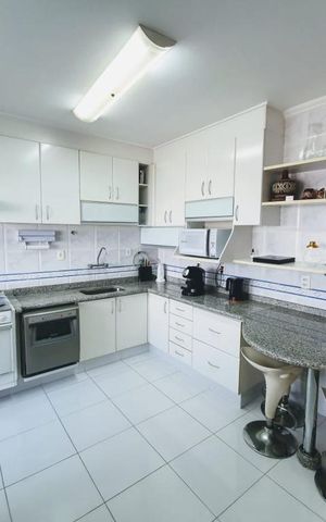 Apartamento para alugar com 123m², 3 quartos e 2 vagas Apartamento para alugar com 123m², 3 quartos e 2 vagasCozinha