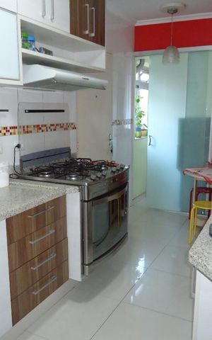 Apartamento à venda com 105m², 3 quartos e 2 vagas Apartamento à venda com 105m², 3 quartos e 2 vagasCozinha