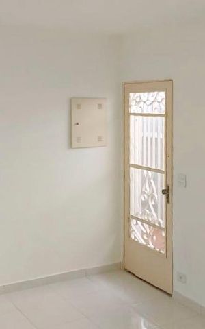 Casa à venda com 250m², 3 quartos e 6 vagas Casa à venda com 250m², 3 quartos e 6 vagasSala
