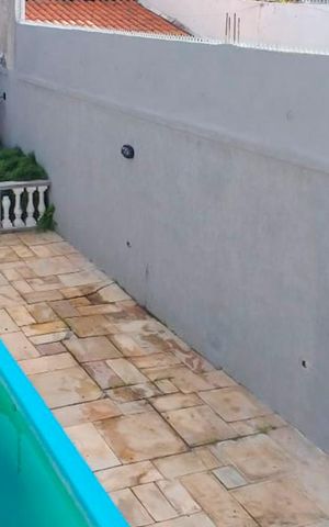Casa à venda com 250m², 3 quartos e 6 vagas Casa à venda com 250m², 3 quartos e 6 vagasPiscina