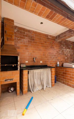 Casa à venda com 110m², 3 quartos e 2 vagasChurrasqueira