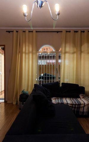 Casa à venda com 110m², 3 quartos e 2 vagasSala