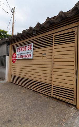 Casa à venda com 110m², 3 quartos e 2 vagasFachada