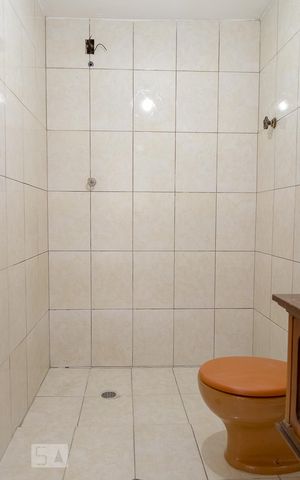 Casa para alugar com 100m², 2 quartos e 2 vagasBanheiro Social