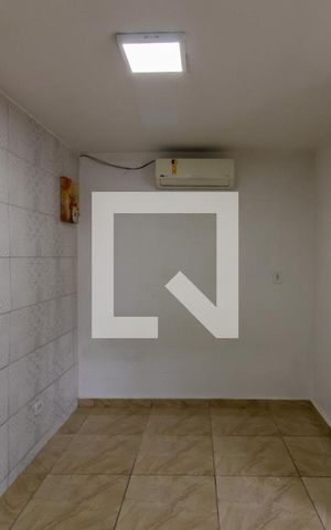 Casa para alugar com 35m², 1 quarto e sem vaga Casa para alugar com 35m², 1 quarto e sem vagaSala/Quarto
