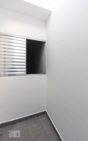 Casa para alugar com 25m², 1 quarto e sem vagaÁrea de Serviço