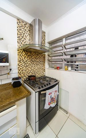 Casa à venda com 200m², 4 quartos e sem vaga Casa à venda com 200m², 4 quartos e sem vagaFogão
