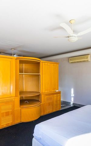 Casa de condomínio à venda com 600m², 5 quartos e 6 vagas Casa de condomínio à venda com 600m², 5 quartos e 6 vagasQuarto da suíte1