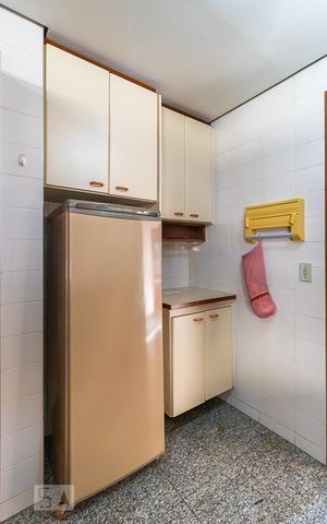 Casa de condomínio à venda com 600m², 5 quartos e 6 vagas Casa de condomínio à venda com 600m², 5 quartos e 6 vagasCozinha