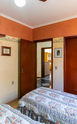 Casa de condomínio à venda com 600m², 5 quartos e 6 vagas Casa de condomínio à venda com 600m², 5 quartos e 6 vagasQuarto da suíte 3