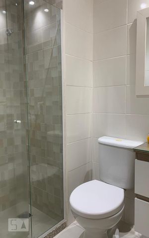 Apartamento à venda com 54m², 2 quartos e 1 vaga Apartamento à venda com 54m², 2 quartos e 1 vagaBanheiro Social