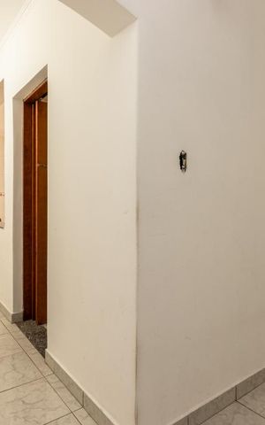 Casa à venda com 300m², 3 quartos e 3 vagas Casa à venda com 300m², 3 quartos e 3 vagasCorredor