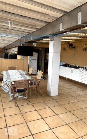 Casa à venda com 400m², 5 quartos e 2 vagas Casa à venda com 400m², 5 quartos e 2 vagasChurrasqueira