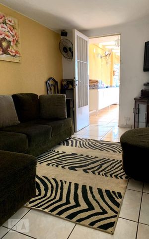 Casa à venda com 400m², 5 quartos e 2 vagas Casa à venda com 400m², 5 quartos e 2 vagasSala