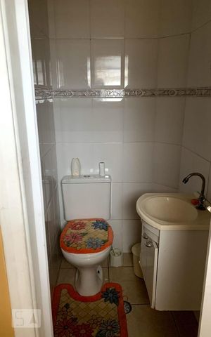 Casa à venda com 400m², 5 quartos e 2 vagas Casa à venda com 400m², 5 quartos e 2 vagasLavabo
