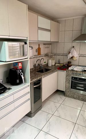 Casa à venda com 400m², 5 quartos e 2 vagas Casa à venda com 400m², 5 quartos e 2 vagasCozinha