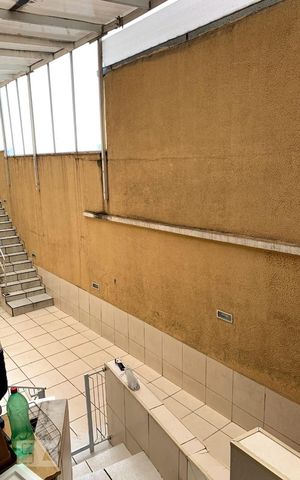 Casa à venda com 400m², 5 quartos e 2 vagas Casa à venda com 400m², 5 quartos e 2 vagasQuintal