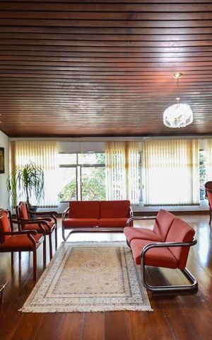 Casa para alugar com 500m², 4 quartos e 6 vagasSala