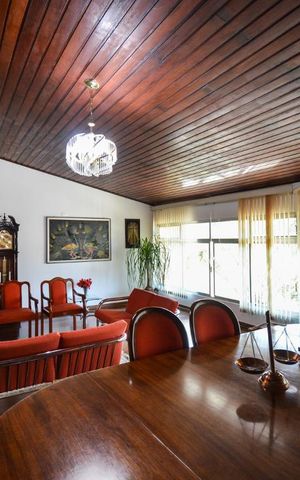 Casa para alugar com 500m², 4 quartos e 6 vagasSala