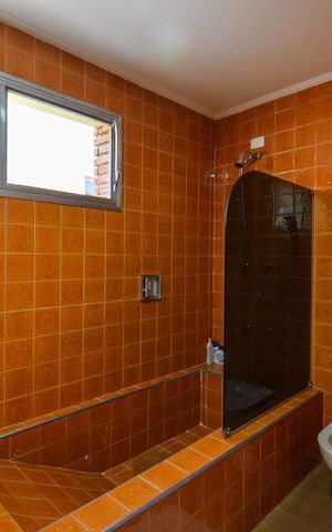 Casa para alugar com 500m², 4 quartos e 6 vagasSuíte 3 - banheiro