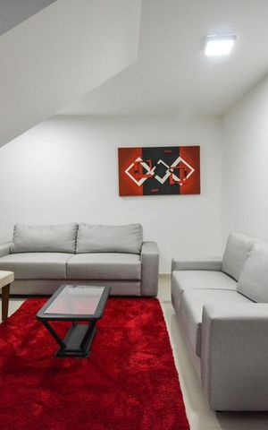 Casa para alugar com 500m², 4 quartos e 6 vagasHall