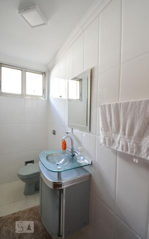 Casa para alugar com 500m², 4 quartos e 6 vagasLavabo