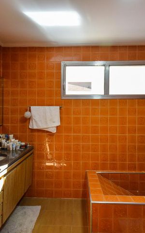 Casa para alugar com 500m², 4 quartos e 6 vagasSuíte 3 - banheiro