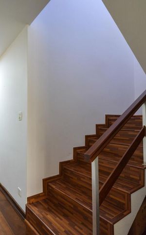 Casa para alugar com 500m², 4 quartos e 6 vagasCorredor