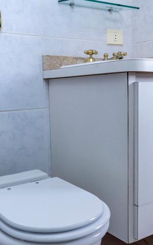 Apartamento à venda com 200m², 4 quartos e 2 vagasBanheiro da Suíte 1