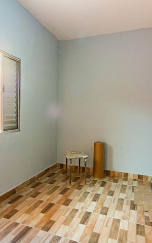 Casa à venda com 160m², 2 quartos e 2 vagasEdicula